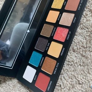 Eyeshadow palette